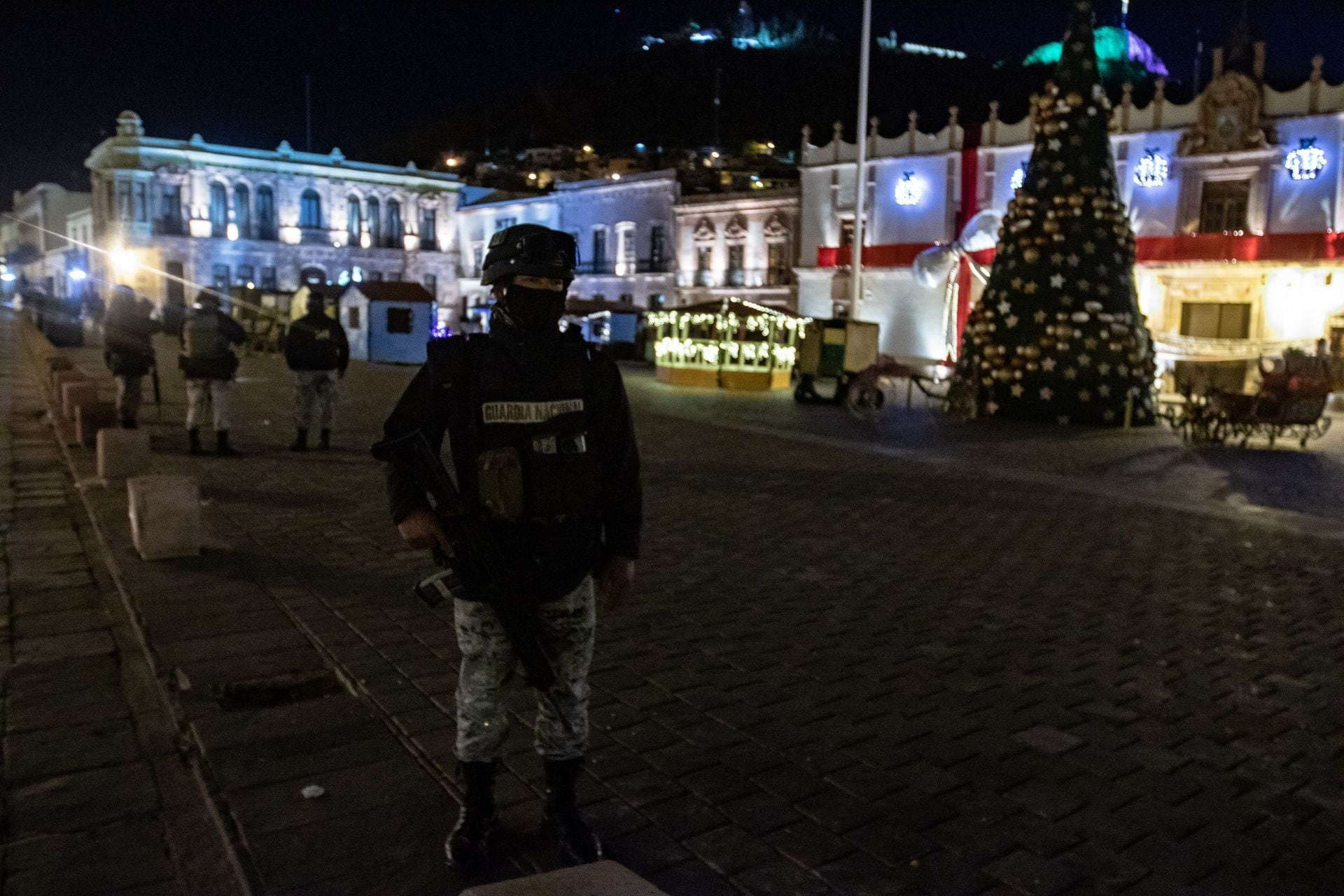 Dejan camioneta con 10 cuerpos abandonados en Palacio de Gobierno de Zacatecas