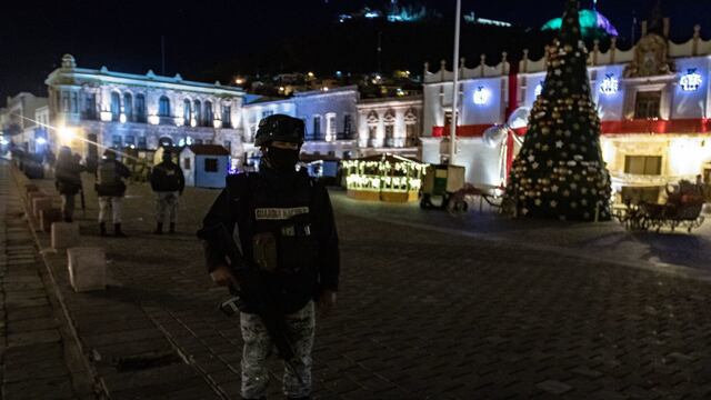 Camioneta con 10 cuerpos abandonados en Zacatecas