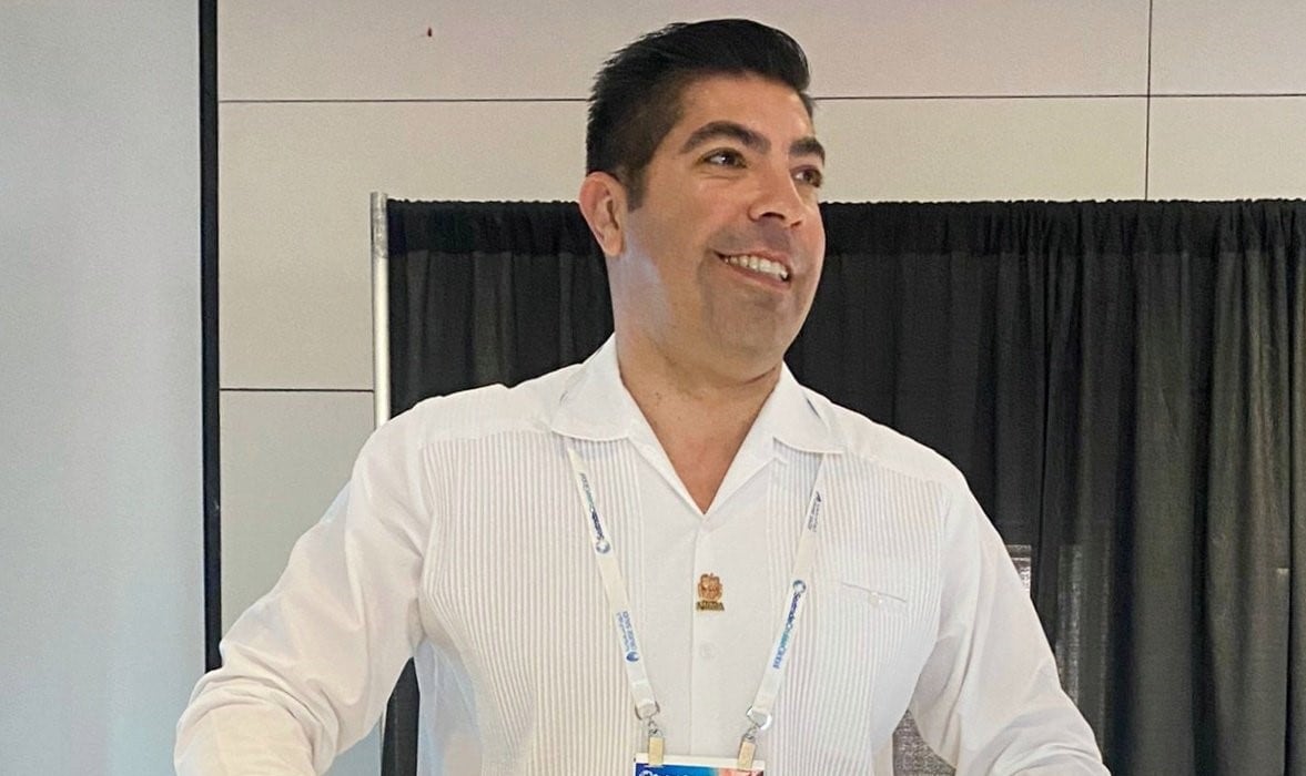 Armando Ayala, senador de Morena