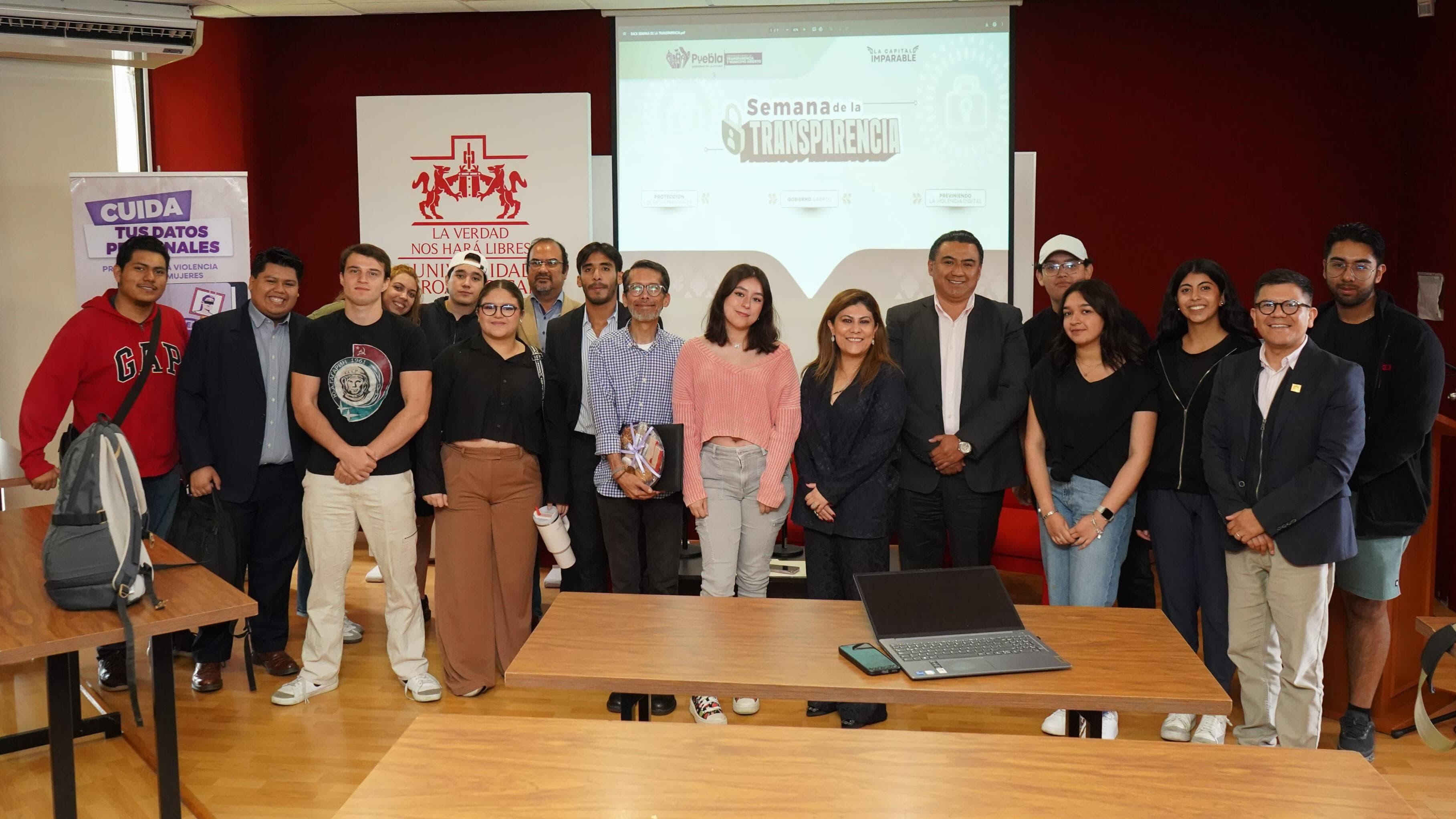 Pepe Chedraui lleva a estudiantes de la IBERO en el segundo día de la Semana de la Transparencia