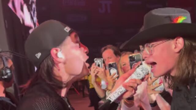 Peso Pluma junto a Eugenio Esquivel