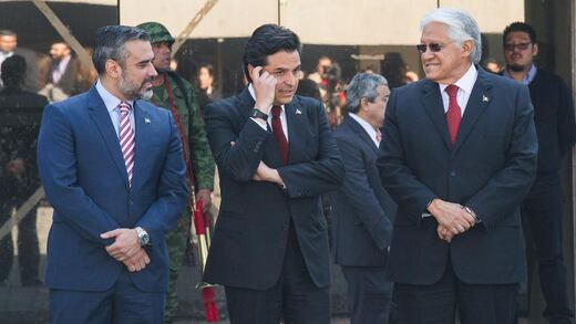 Pide Zoé Robledo aclaración por reserva de datos en declaración patrimonial