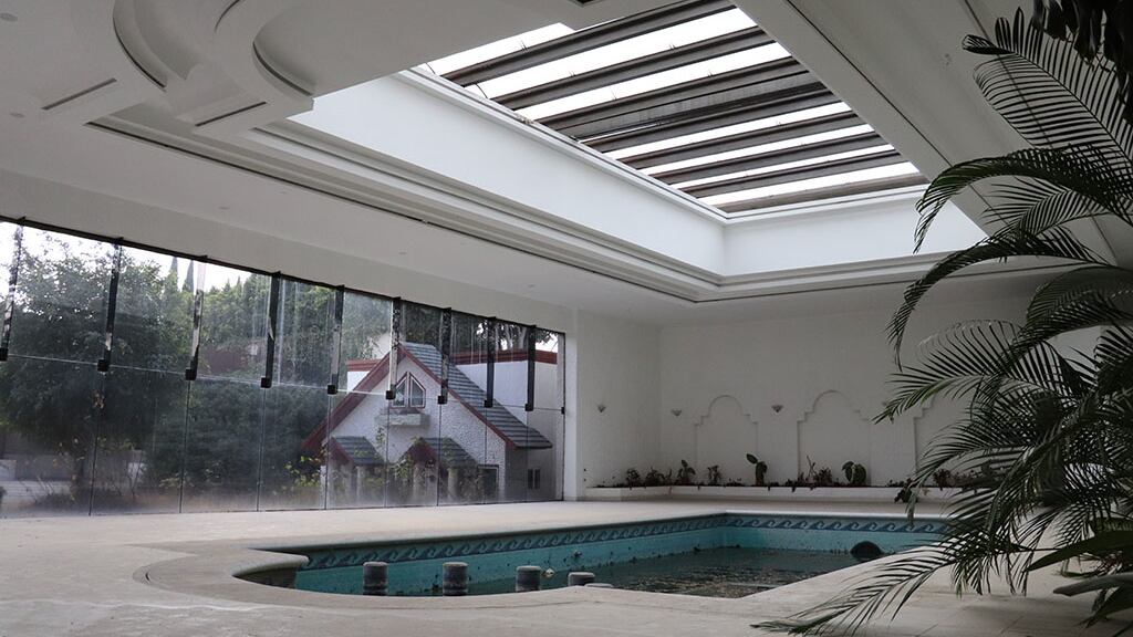 Subastarán lujosa casa de 'El Señor de los Cielos"