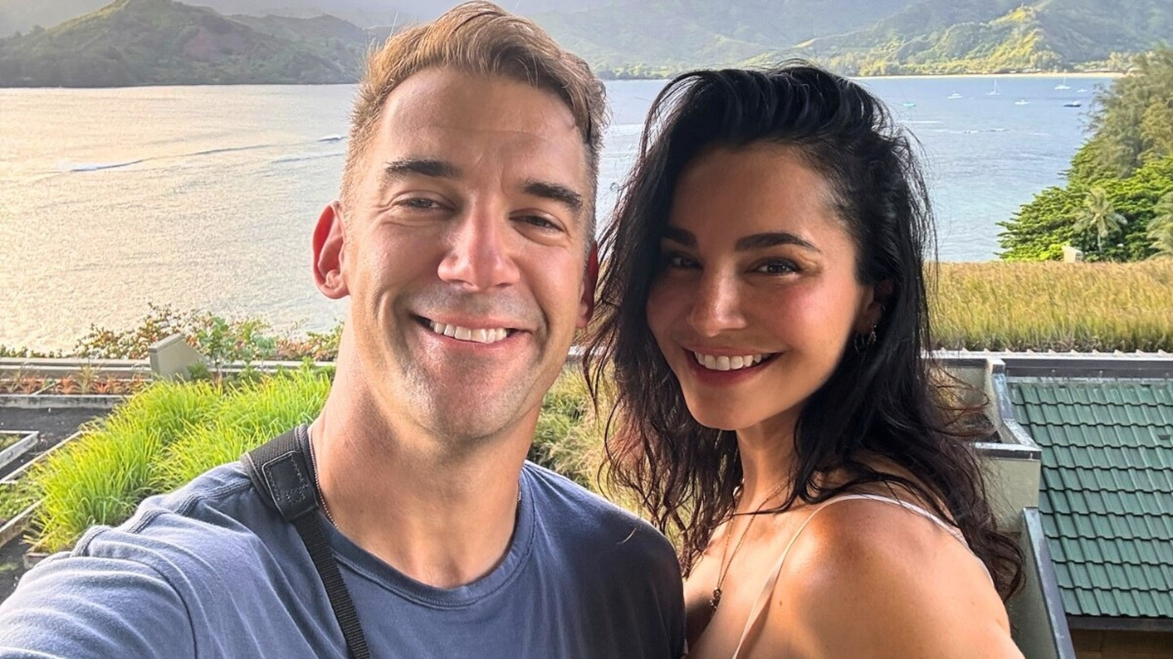 Lewis Howes y Martha Higareda.