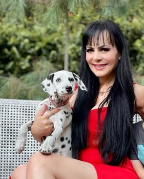 Maribel Guardia y su perrita Leia