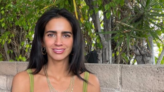 Bárbara de Regil hace gesto gracioso.