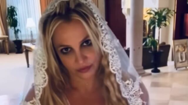 Britney Spears se casa consigo misma
