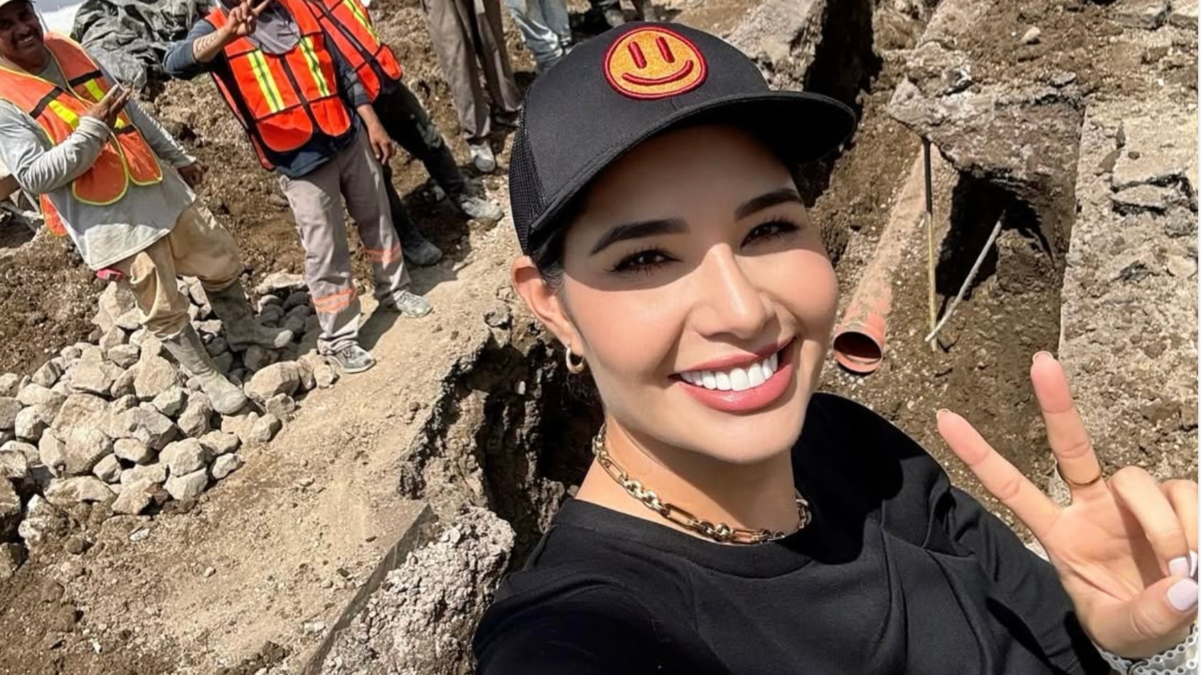 Geraldine Ponce presume en redes su foto con Carlos Slim durante un evento en Nayarit