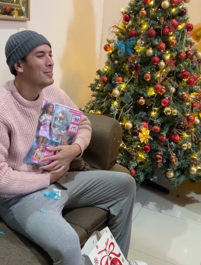 Un tal Alfredo recibe regalo de Navidad
