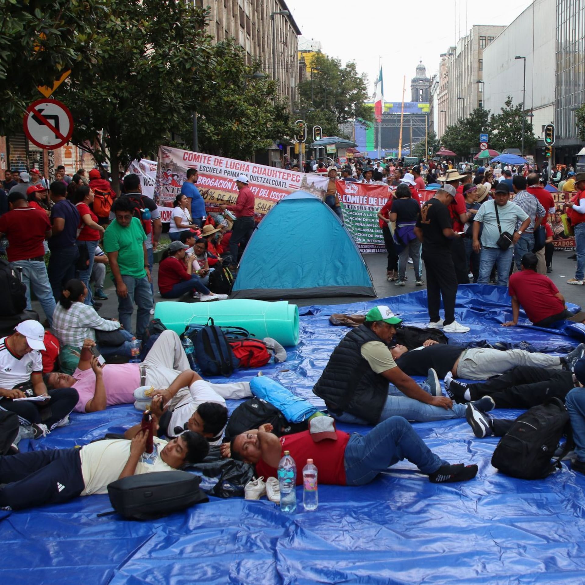 Protestas de la CNTE dejan pérdidas de hasta 100% en comercios de CDMX