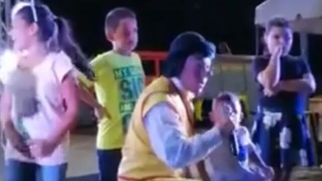 Niño diciendo que salió guapo por un amigo de su papá