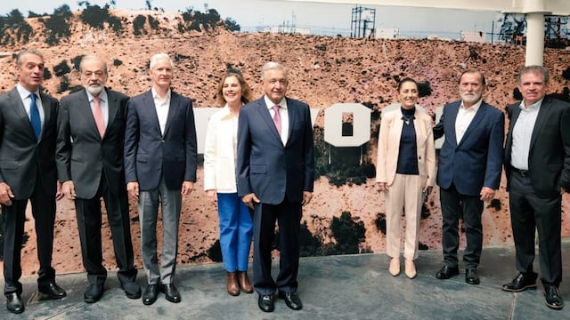 AMLO celebra los 30 años de Argos Media Group, de Epigmenio Ibarra