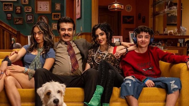 Sandra Echeverría sacó su lado más cómico en la serie 'Casado con hijos' junto a Adrián Uribe