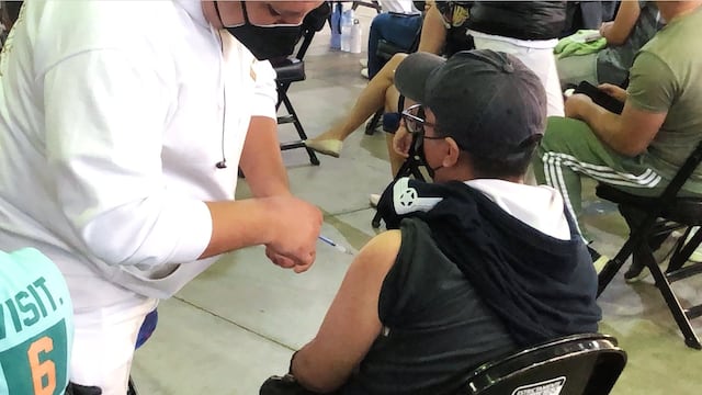 Vacunación en Palacio de los Deportes