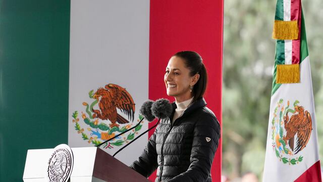 Claudia Sheinbaum da banderazo de salida del Tren México-Pachuca