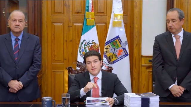 Javier Navarro Velasco, secretario general de Gobierno, Samuel García, gobernador de Nuevo León y Carlos Garza Ibarra, secretario de Finanzas y Tesorería