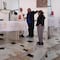 VIDEO: ¿Le falta Dios? Exhiben en TikTok a sacerdote por arruinarle la boda a novios