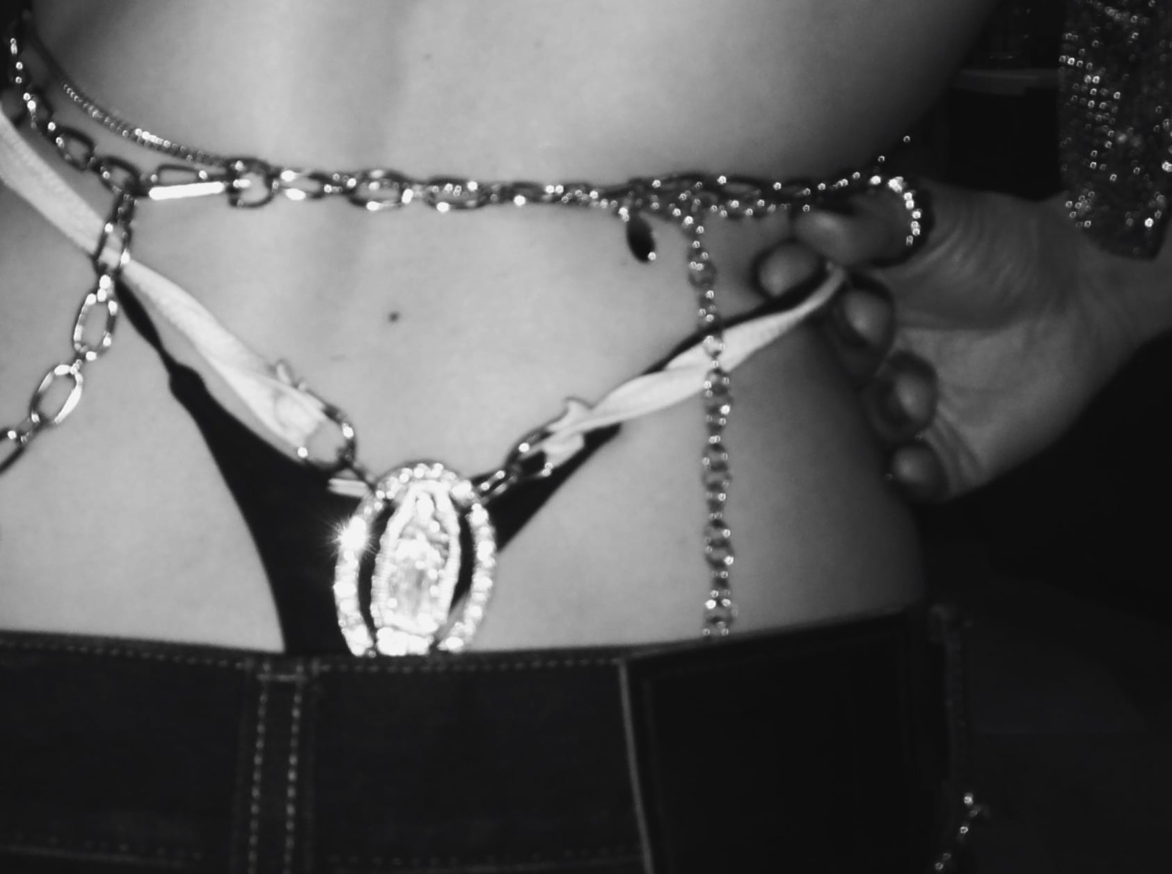 Danna Paola usó una tanga con la imagen de la Virgen de Guadalupe