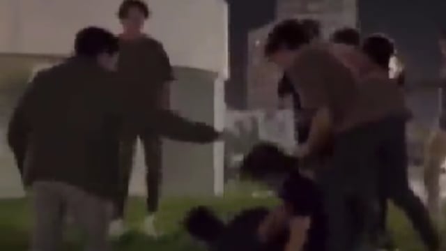 ¿Qué pasó en Angelópolis? Propinan golpiza grupal a joven en Puebla; responsables habrían sido identificados