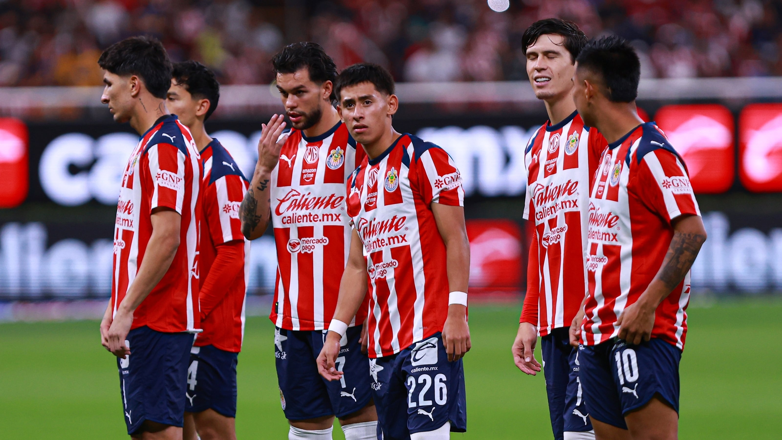 Llegó como joya pero ahora está cerca de salir de Chivas para ir a la MLS