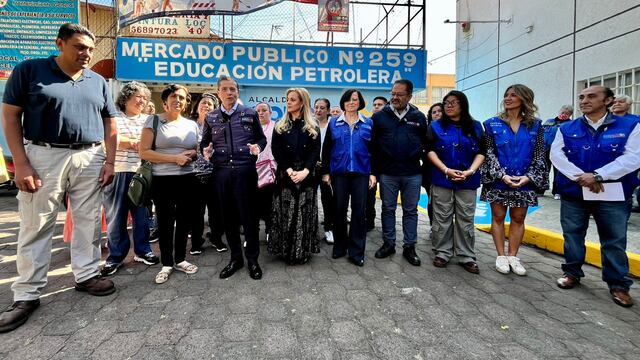 Giovani Gutiérrez en mercado de Coyoacán