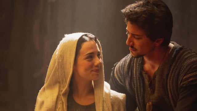 Fiona Paloma interpreta a la Virgen María en "Camino a Belén"