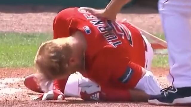 Justin Turner recibió pelotazo en la MLB
