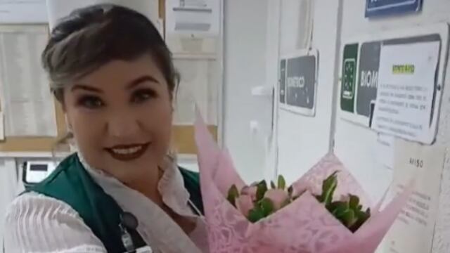 Enfermera quirúrgica se jubila del IMSS