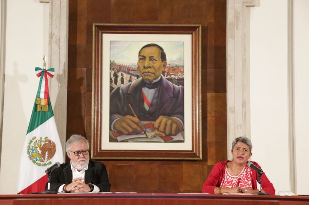 Alejandro Encinas y Karla Quintana