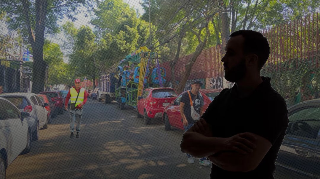 Un querido comediante de la televisión ahora trabaja en la calle acomodando carros