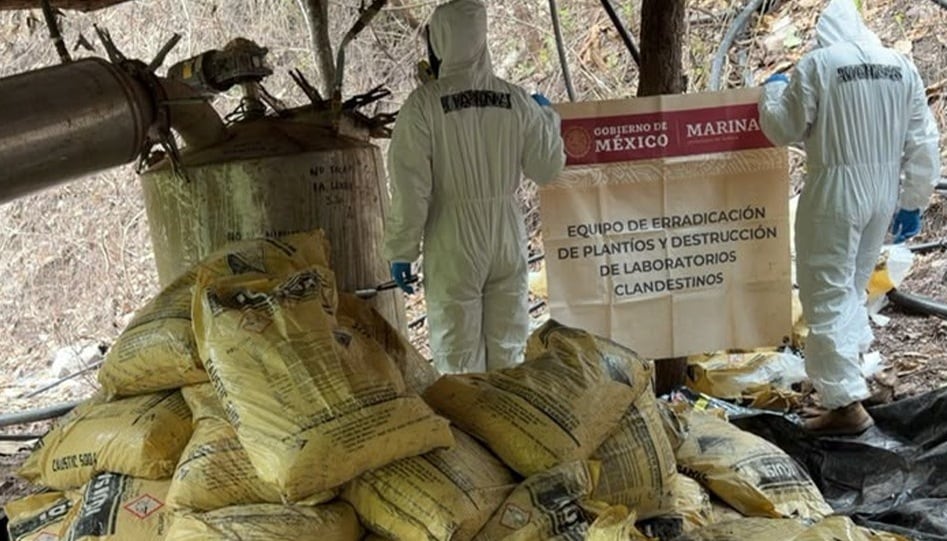 Hallan laboratorio clandestino en Durango; Marina asegura 1.3 toneladas de metanfetamina
