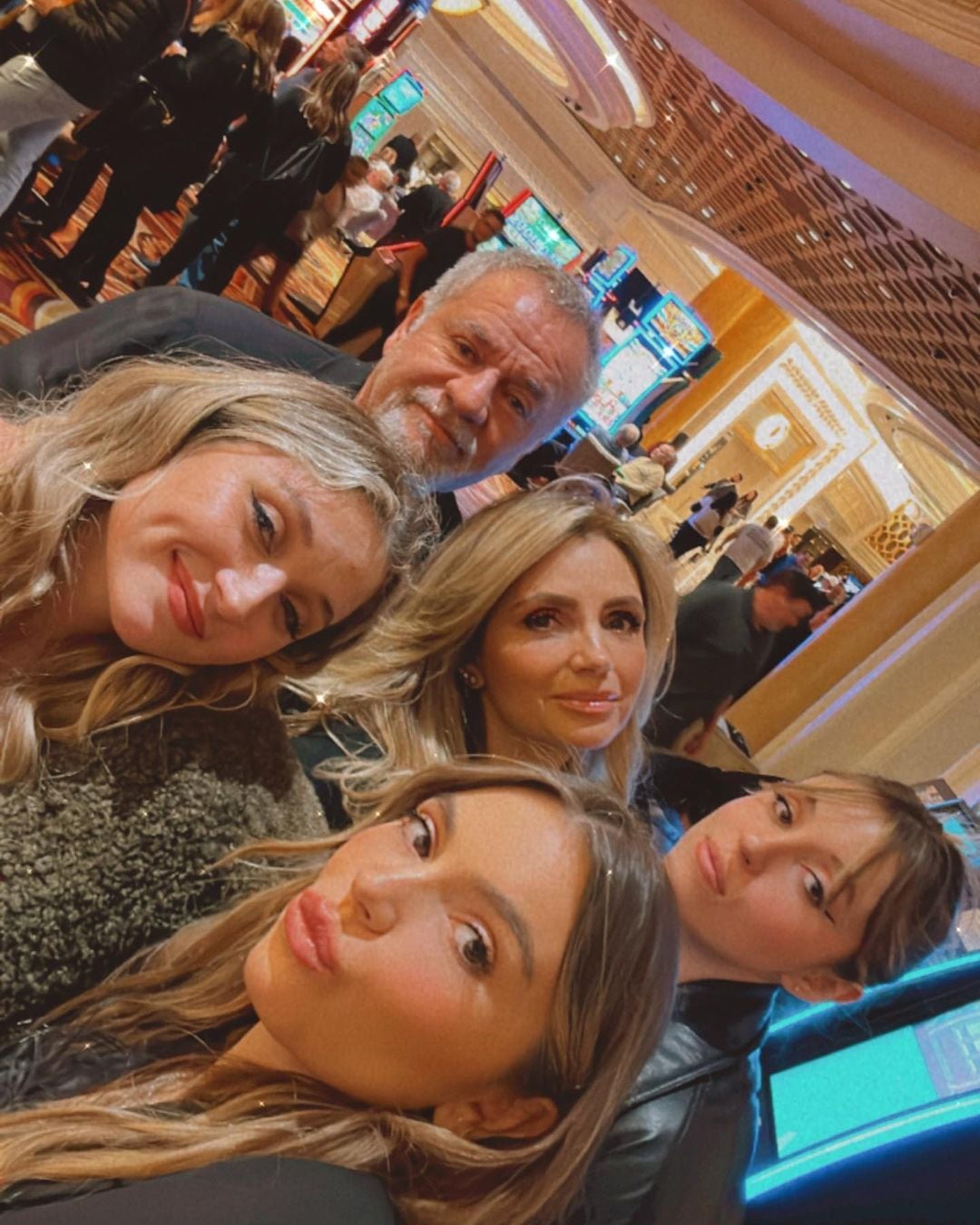 Angélica Rivera se va de viaje con sus hijas y José Alberto Castro