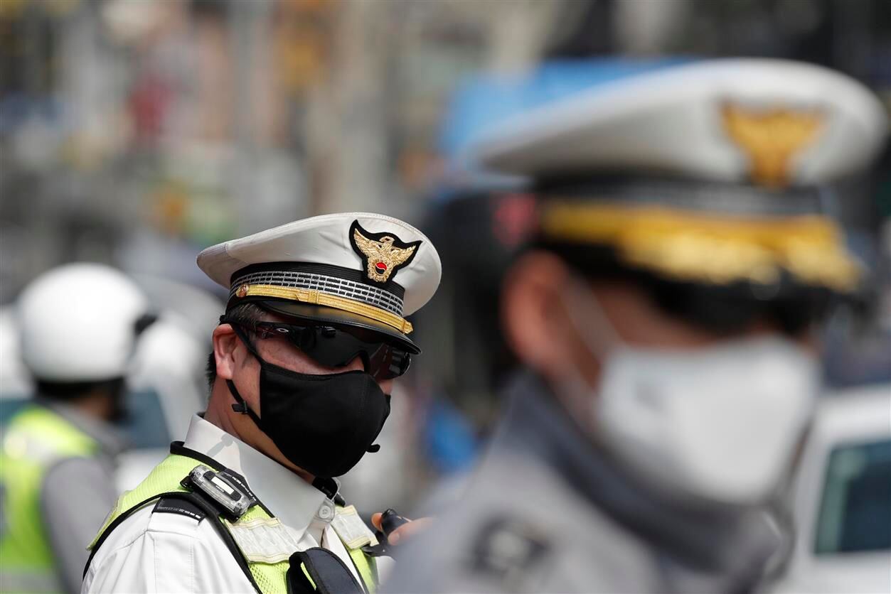 Policías coreanos
