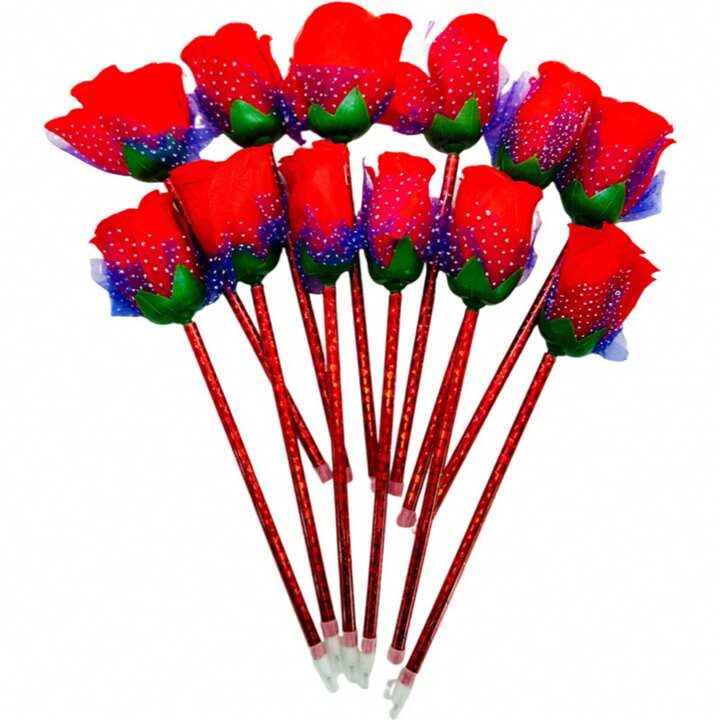 5 ideas de plumas decoradas para el 14 de febrero que puedes hacer tú mismo