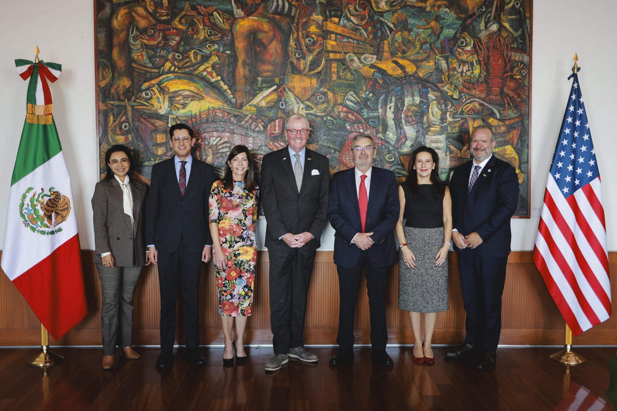 SRE y el gobernador de Nueva Jersey, Phil Murphy, fortalecen colaboración consular y deportiva