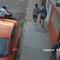 Abandona a su novia y sale corriendo al ser asaltados en Ecatepec (VIDEO)