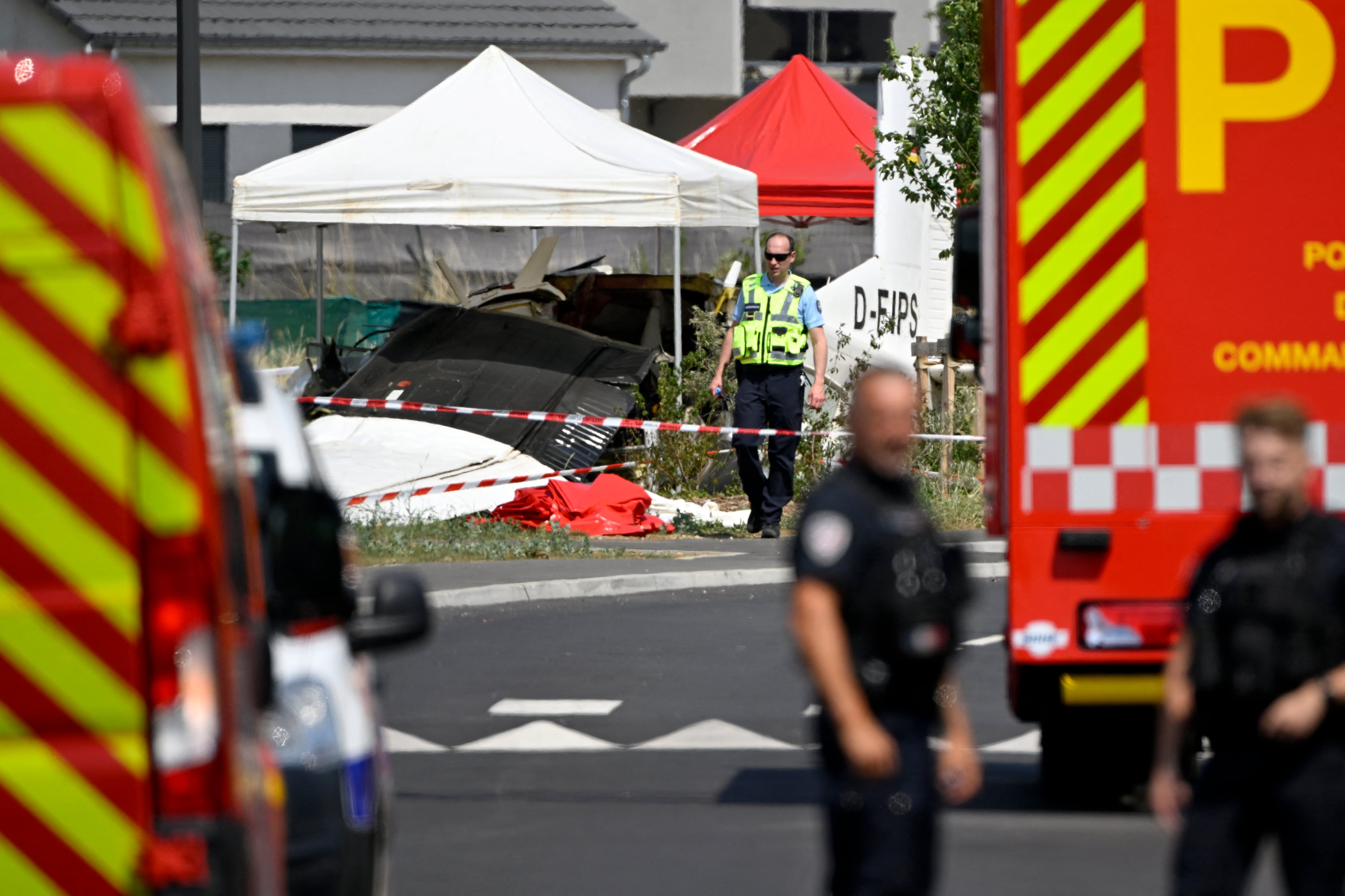 Mueren 11 personas en accidente de avioneta de paracaidismo en Francia