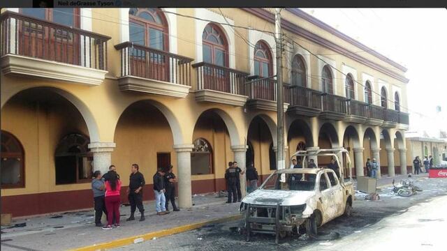 Indicó que se comunicó con el ejército alrededor de las 19:00 horas, y ellos llegaron hasta las 2 de la madrugada, “cuando ya había pasado todo”.
