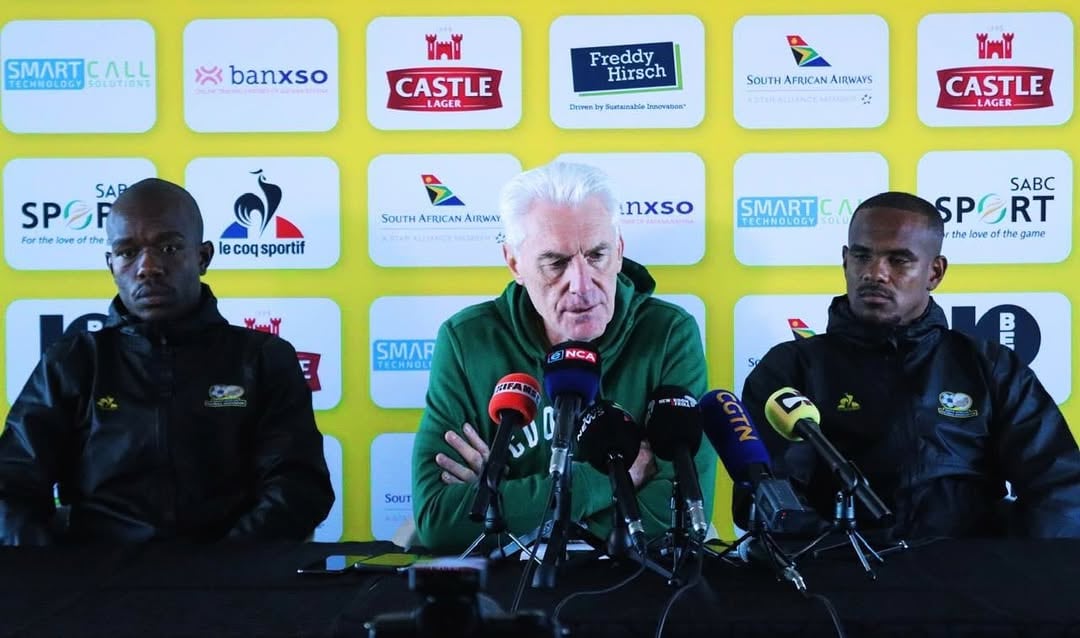 Hugo Broos, entrenador de Sudáfrica