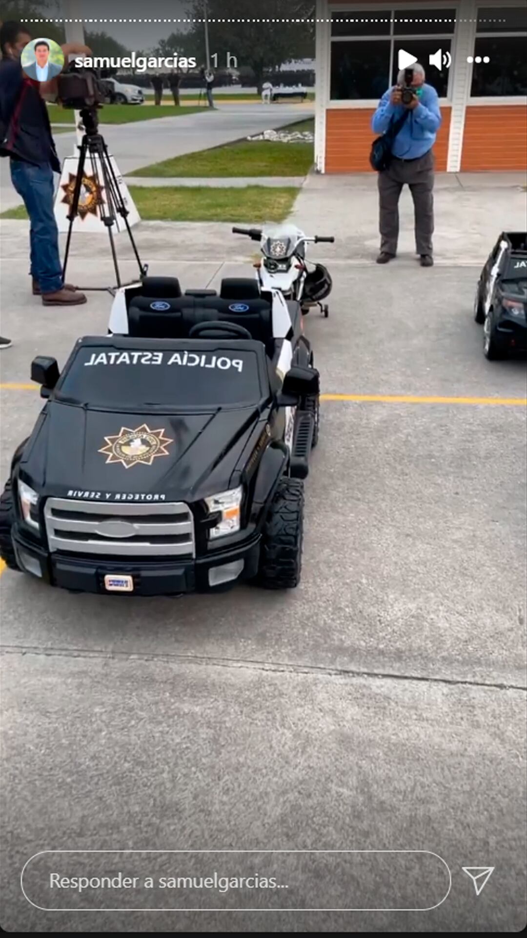 Captura de pantalla de Instagram de Samuel García/patrulla de juguete