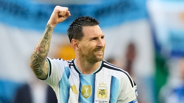 Lionel Messi lideró a la selección de Argentina a octavos de final ante un aguerrido Cabo Verde