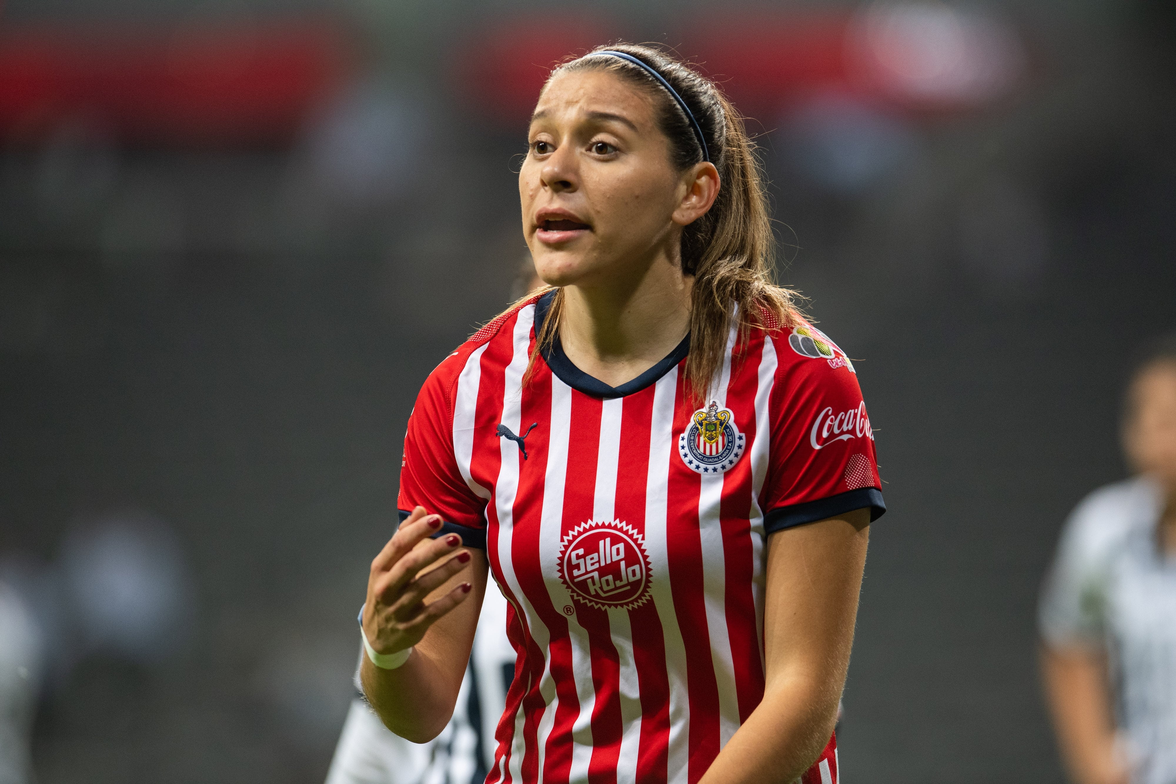 Norma Palafox jugando para el Club Chivas.