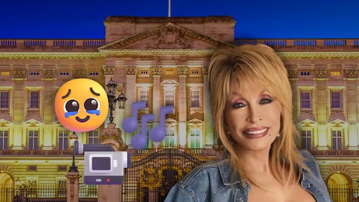 Así homenajeó la Guardia Real a Dolly Parton frente al Palacio de Buckingham