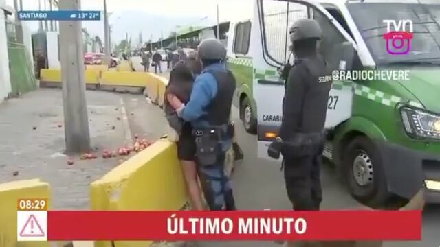Mujer desarma a guardia de seguridad y deja 3 heridos