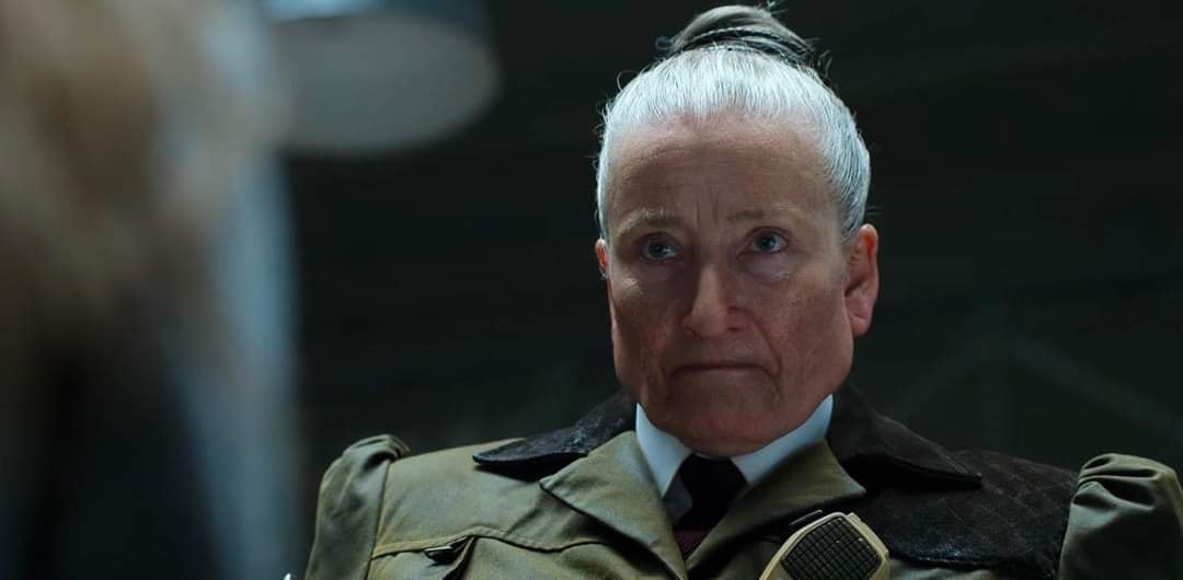 Emma Thompson como Tronchatoro en 'Matilda, el musical'