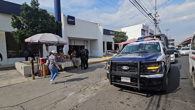 Azucena Cisneros refuerza seguridad en cajeros automáticos de Ecatepec.