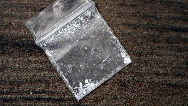 Una bolsa de cierre hermético con restos de cocaína.