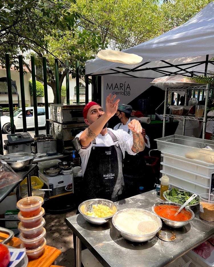 Joshua Serrano, pizzero.