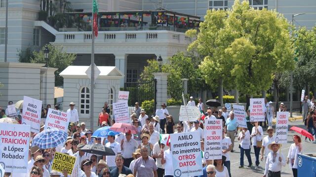 Marchan en Monterrey para exigir renuncia del 'Bronco' y juicio político contra AMLO
