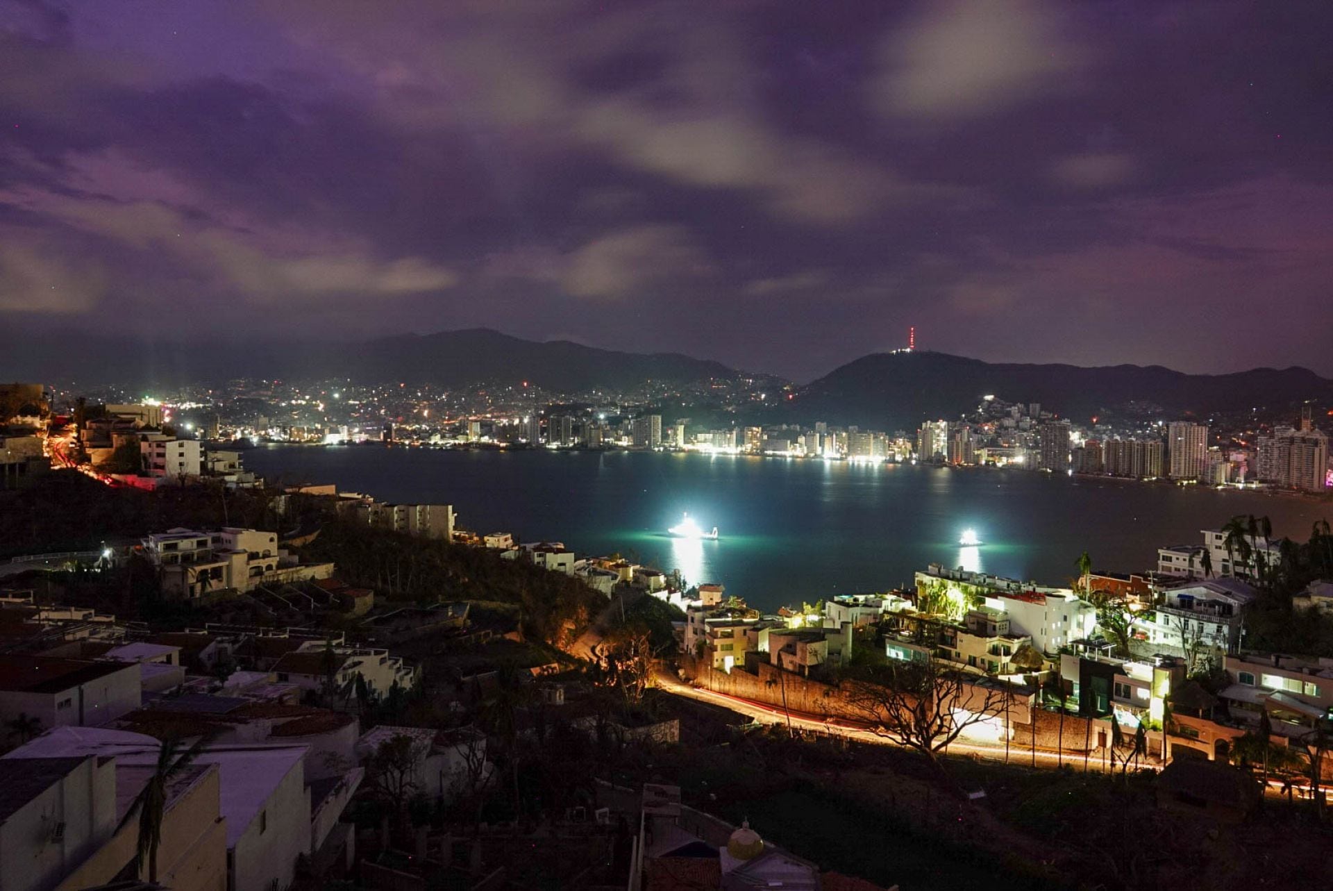 Restablecimiento de luz en Acapulco avanza